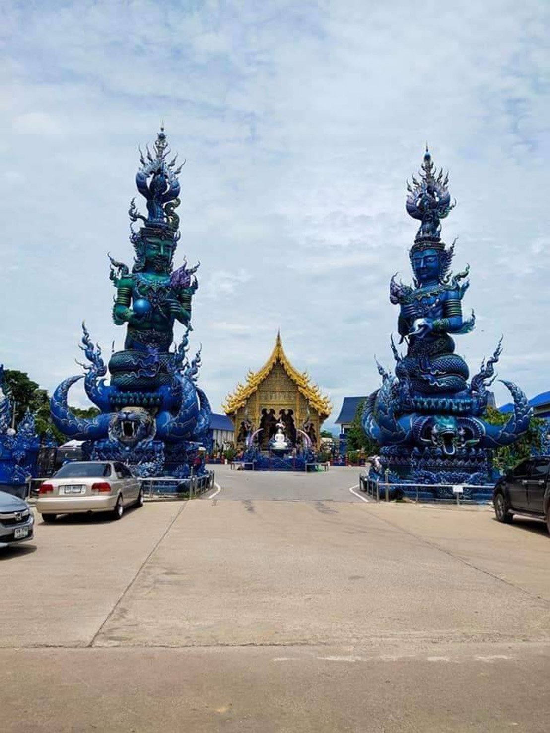 เช่ารถพร้อมคนขับ | TaxiManop275